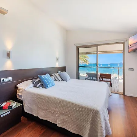 Mir - Frontline, Large Balcony & Sea View