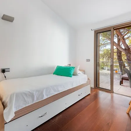 Apartment Mir - Frontline, Large Balcony & Sea View